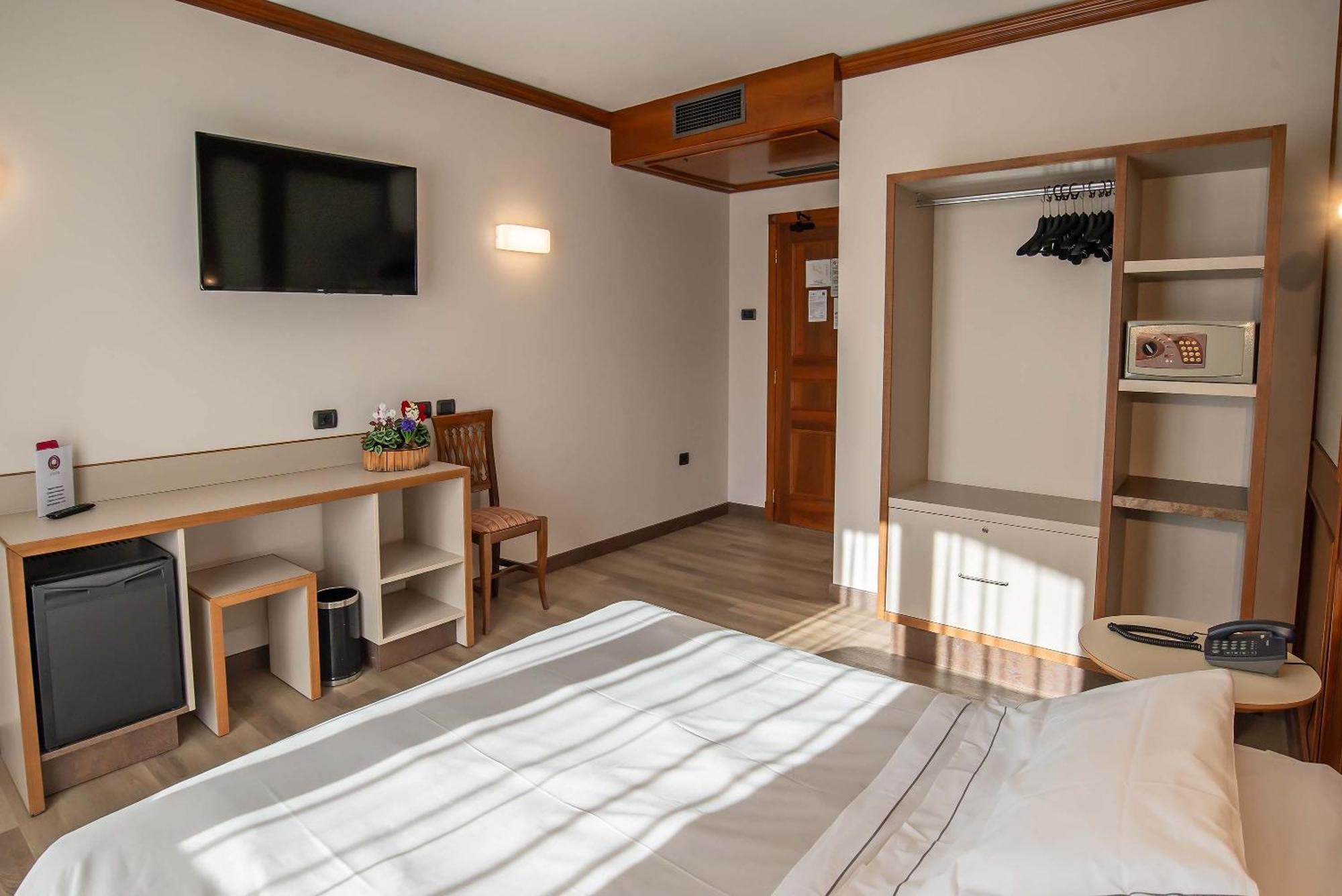 Отель Relais Du Foyer Шатийон Номер фото